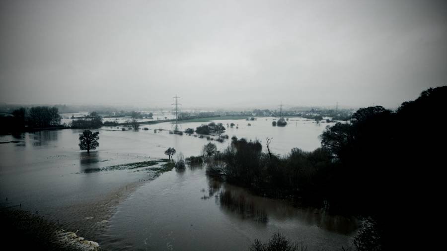 Dramatic Flooding at Stoke Canon – Exeter